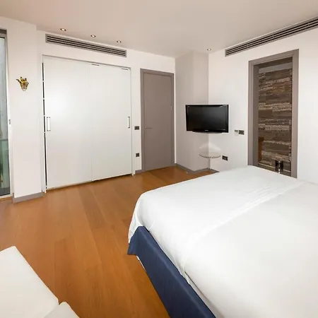 Villa Marvelous With Private Pool And Private Beach In *