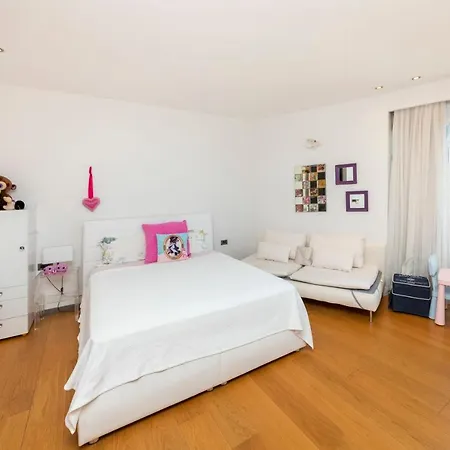 Marvelous With Private Pool And Private Beach In Bodrum