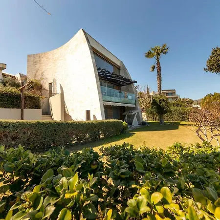 Marvelous With Private Pool And Private Beach In Villa Bodrum