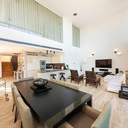 Marvelous With Private Pool And Private Beach In Villa *